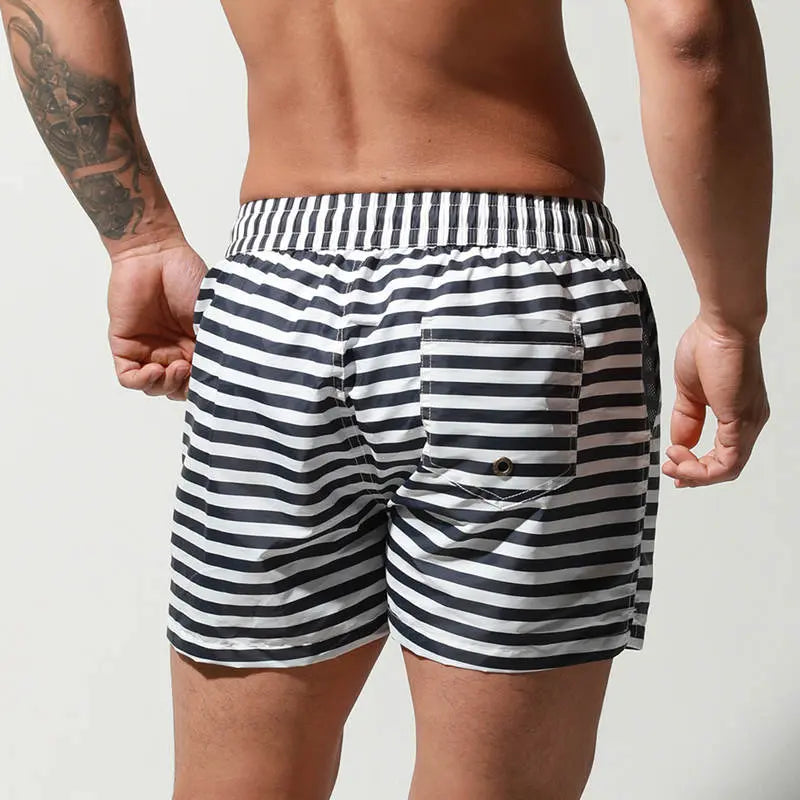 B&W Stripes Trunks Desmiit